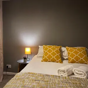 https://vintage-3-bedroom-house-near-catford.brighton-hotels-england.com