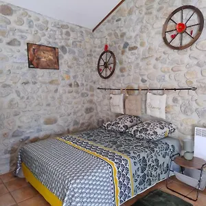 https://lou-caladou-gite-en-pierre-avec-spa.hotels-rhonealpes.com
